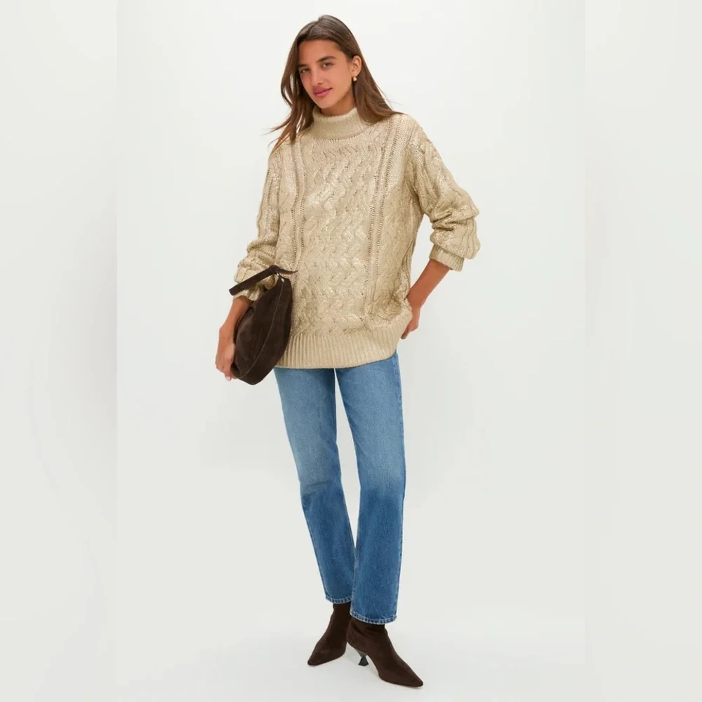 Pomander Place cozy cable